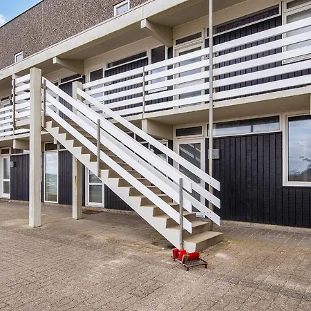 6 Person In Nyaraló