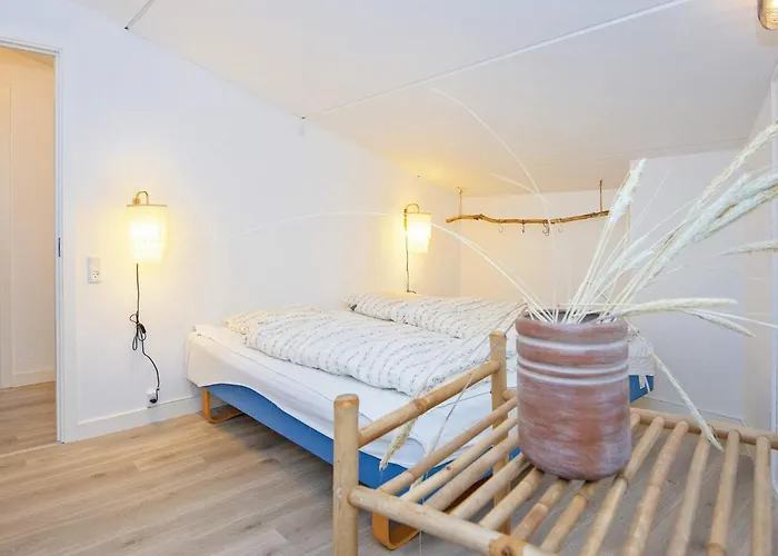 6 Person In Nyaraló