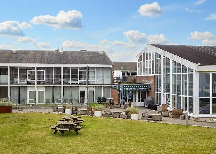 6 Person In 灵克宾